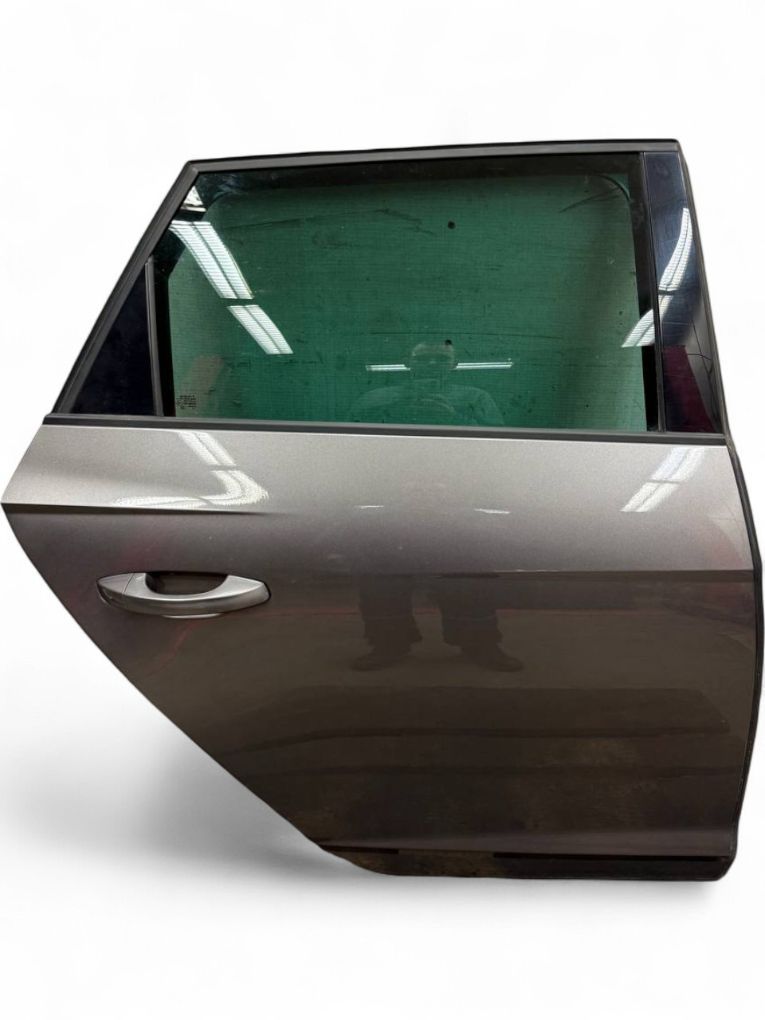 5F9833056 Door Rear Right SEAT LEON (5F) (2012-2020) — Europe Delivery