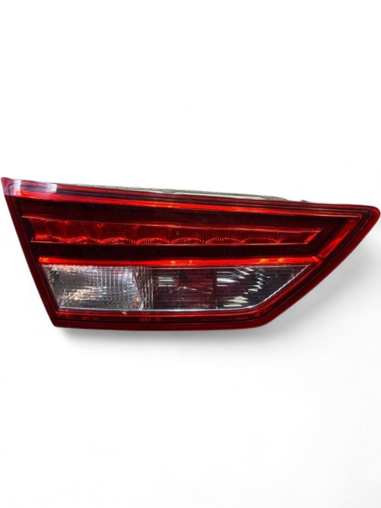 5F9945307B Innerbakljus, vänster SEAT LEON (5F) (2012-2020) — Leverans i Europa