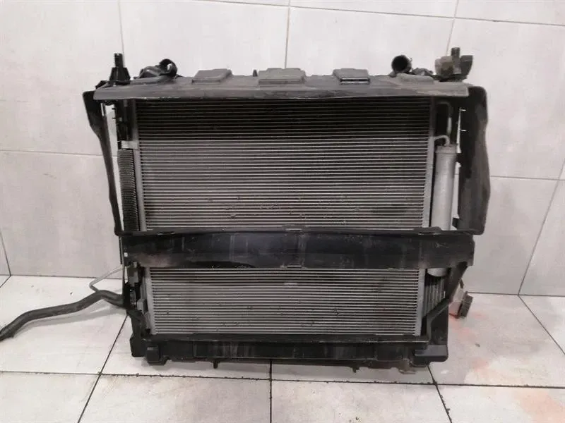 Kit radiateur Land Rover Range Rover Sport L494 LR162110 Kit radiateur SVR 5.0- — Livraison en Europe