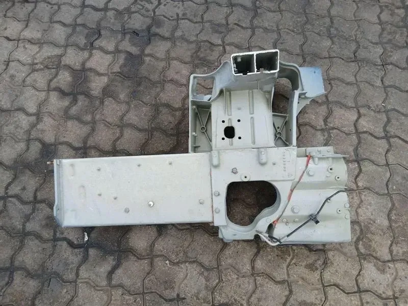 Tesla Model S 75 Right Front Chassis Leg 1453702-S0-A Right Front Wheel Arch- — Europe Delivery