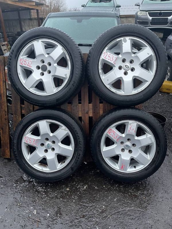 Комплект дисков 8JX19 ET53 D72.6 5X120 с шинами 4 шт. LAND ROVER DISCOVERY III (TAA) (2004-2009) — Доставка по Европе