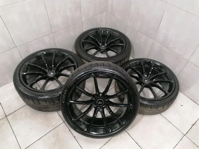 Zestaw felg aluminiowych McLaren 570S LEKKI SPORT 13B1233SP SET Felga aluminiowa 600LT