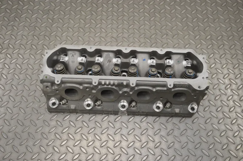 Chevrolet Corvette dzinēja cilindra galva labajā pusē 12646956 C7 6.2 Z06 2015 20696410