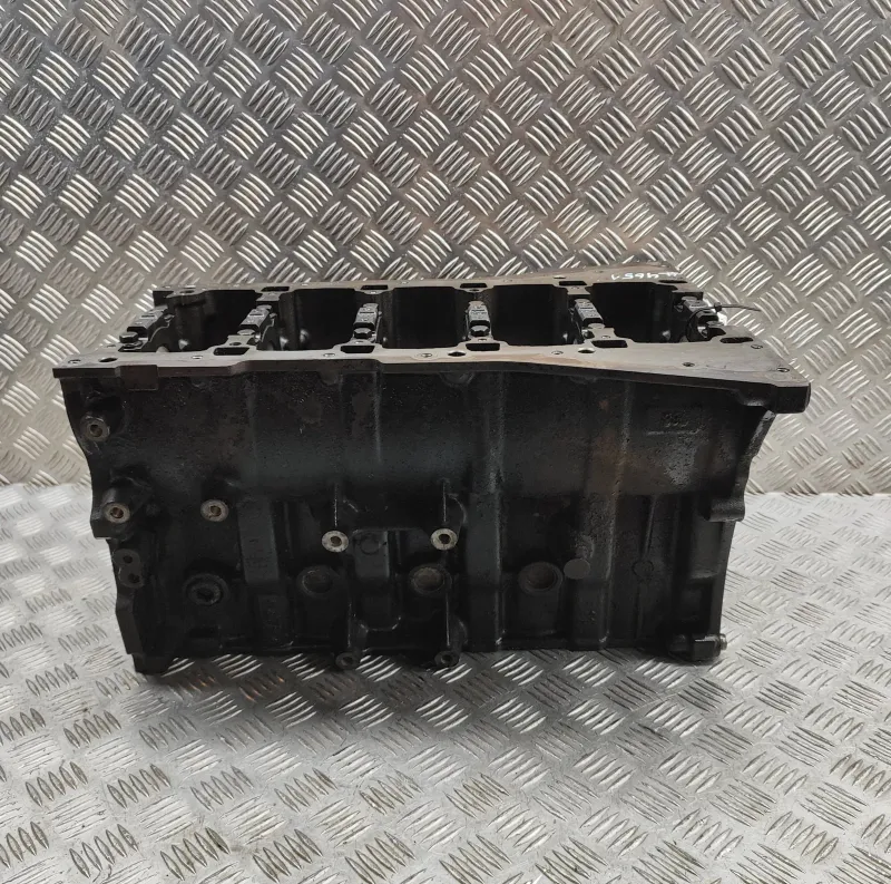 LAND ROVER DEFENDER L315 Engine Block LBB111690 2.5 Diesel 101kw 1998 28075279