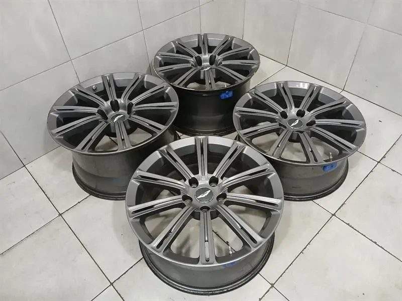 20 Aston Martin Vanquish AM310 Leichtmetallfelgen AD43-1007-XA Felgensatz RAPIDE — Europa-Versand