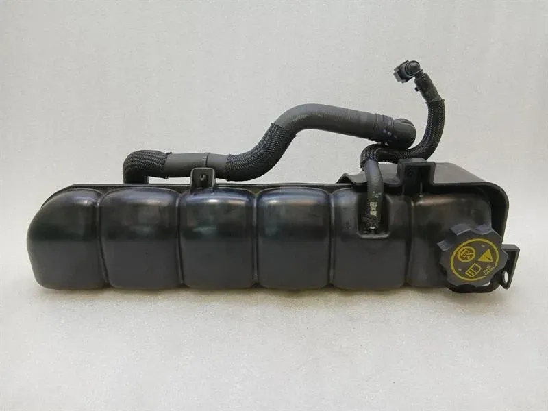 Chevrolet Corvette C8 Expansion Tank 84889158 Expansion Tank Coolant — Europe Delivery