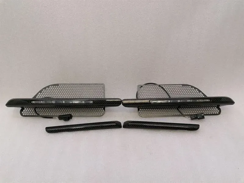 Aston Martin Vanquish AM310 Indicator CD33-280B62-CC CARBON SET Side Indicators — Europe Delivery