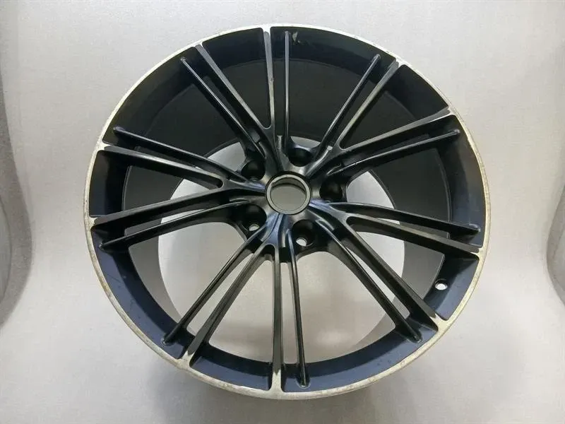 Aston Martin Vanquish S 04-07 V12 Leichtmetallfelge CD3399656CA — Europa-Versand