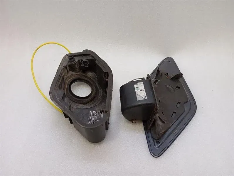 Maybach 62 V240 fuel filler cap A2406300067 fuel cap tank flap — Europe Delivery
