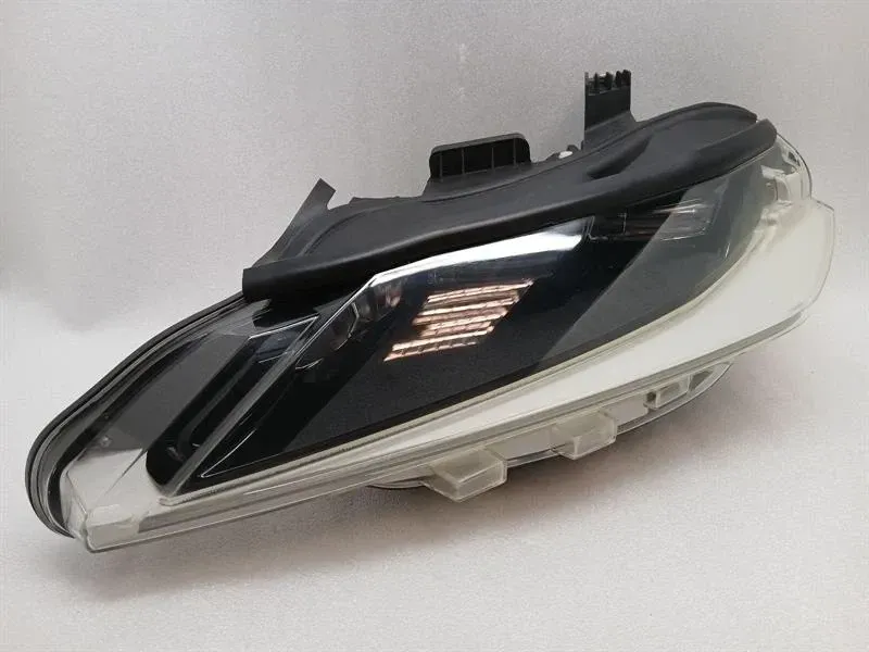 2026 Ferrari 12 Cilindri F167 Ляв фар ЛЯВ фар 957520 AHL — Доставка в Европа