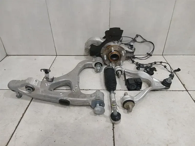 Chevrolet Corvette C8 Left Front Hub 84612177 Wheel Bearing Housing Front Left Z51 — Europe Delivery