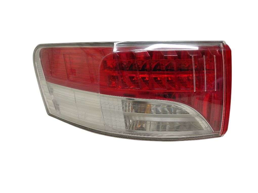 8156105190 Tail light left TOYOTA AVENSIS (T270) (2009-2018)