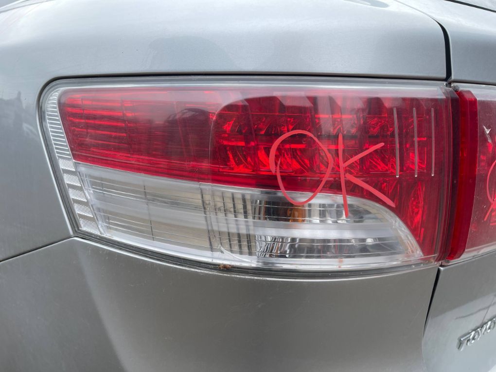 8156105190 Tail light left TOYOTA AVENSIS (T270) (2009-2018)