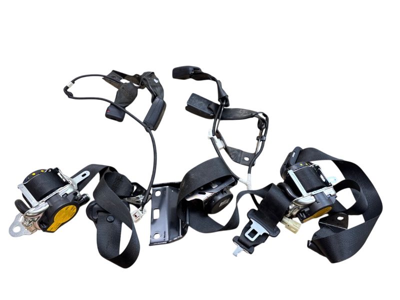 733700K260 733600K360 733100K020 Seat Belt Set TOYOTA HILUX VIII (AN110, AN120, AN130) (2015-)