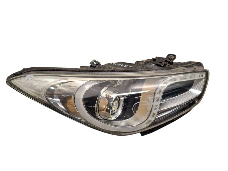 921023Z045 921023Z095 Headlight right HYUNDAI i40 (VF) (2011-2019) — Europe Delivery