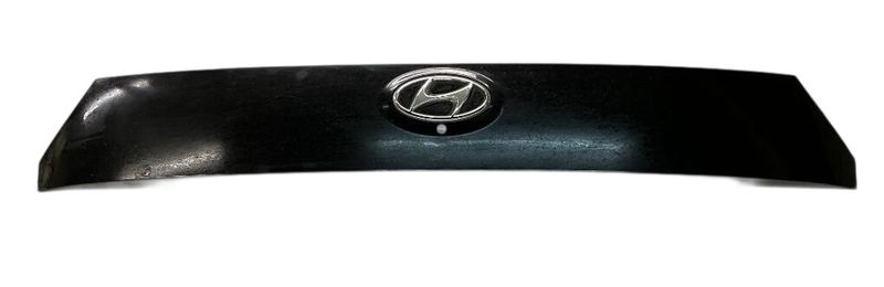87311-Q0400 87311Q0400 Bootlid / tailgate moulding HYUNDAI BAYON (BC3) (2021-) — Europe Delivery