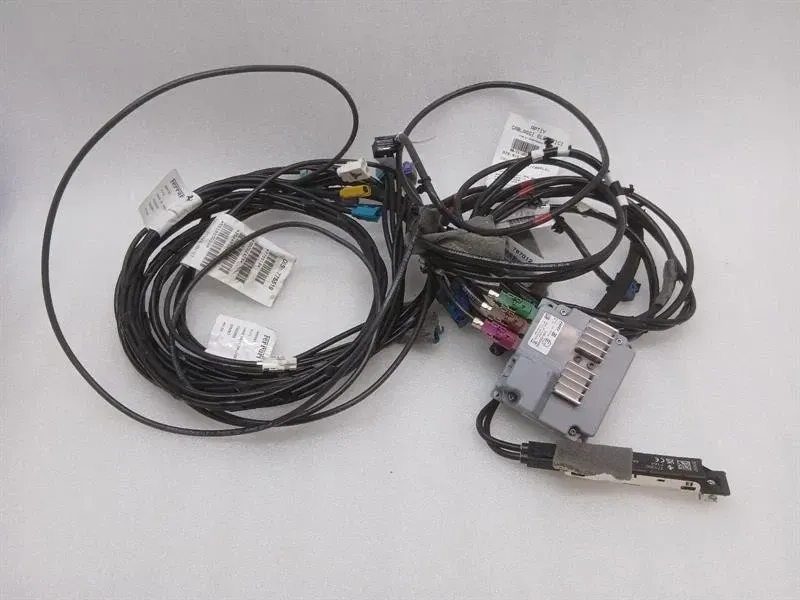 Ferrari 296 GTS F171 Elektronikmodul 875005 USB-Splitter-Controller — Europa-Versand
