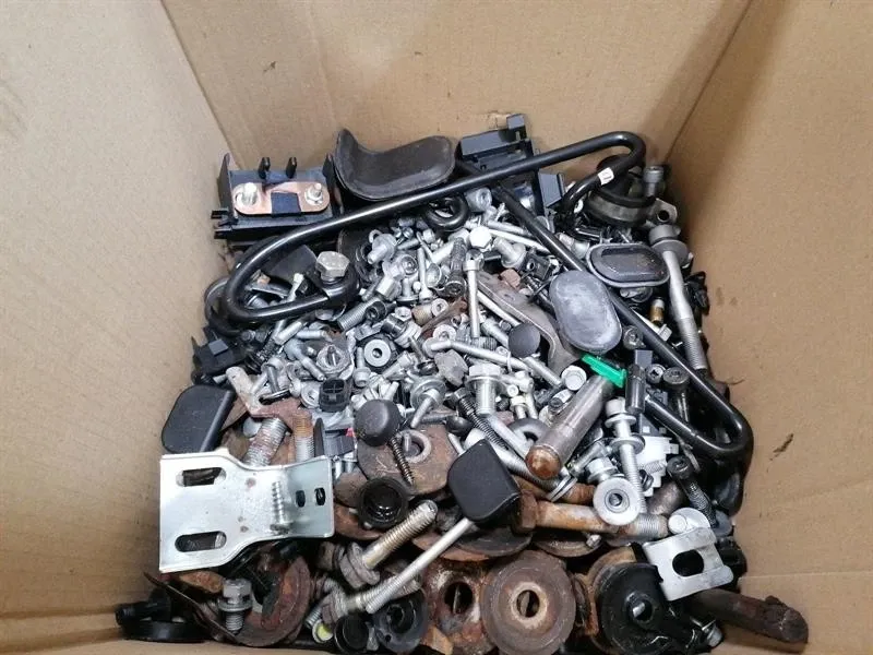 Vis et boulons d'une seule voiture pour Maserati Granturismo M145