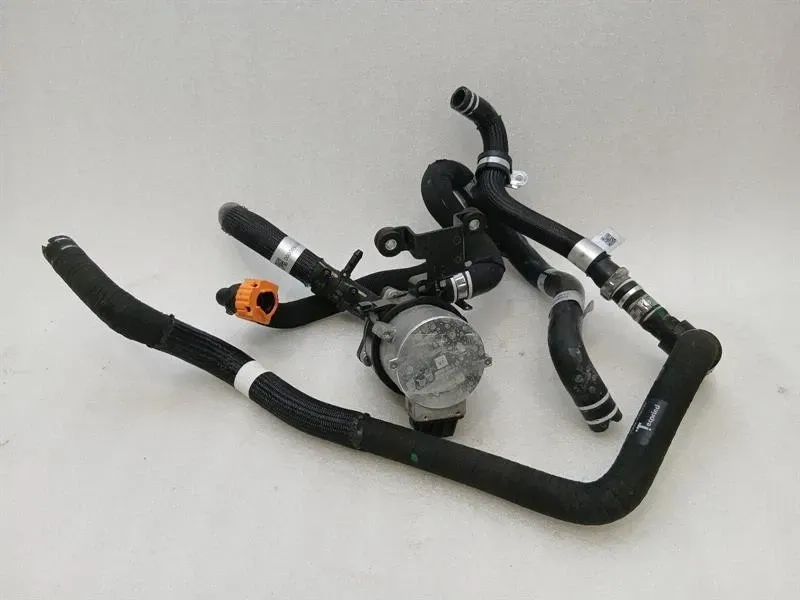 Ferrari 296 GTS F171 additional cooling pump 908587 coolant pump pump — Europe Delivery
