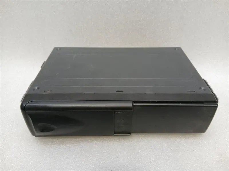 CD чейнджър Bentley Arnage T Grundig GR099514079062 CD чейнджър — Доставка в Европа