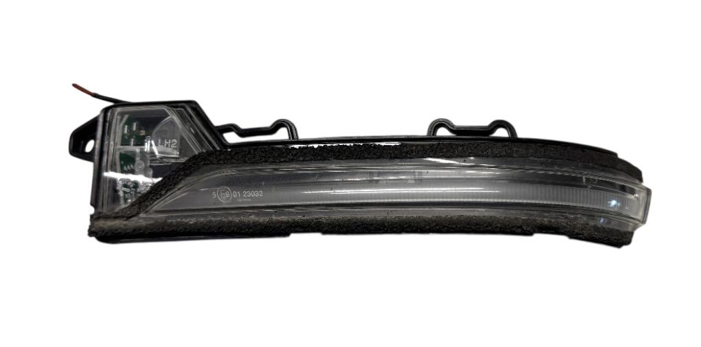 30182101 Indicator front left HYUNDAI BAYON (BC3) (2021-) — Europe Delivery