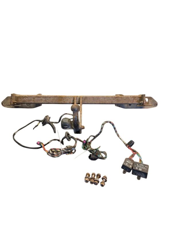 32026172 Towbar OPEL INSIGNIA A (G09) (2008-2017) — Europe Delivery