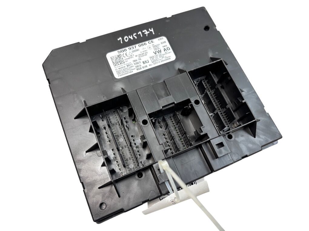 F005V02784 Comfort Module (CCM) SKODA SUPERB III (3V3, 3V5) (2015-2024)
