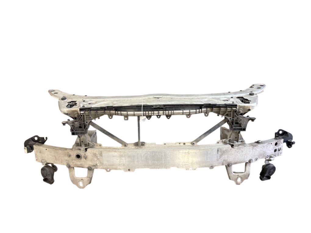 A2056204201 Priekšējais panelis MERCEDES-BENZ C-CLASS (W205) (2013-2021) — Piegāde Eiropā