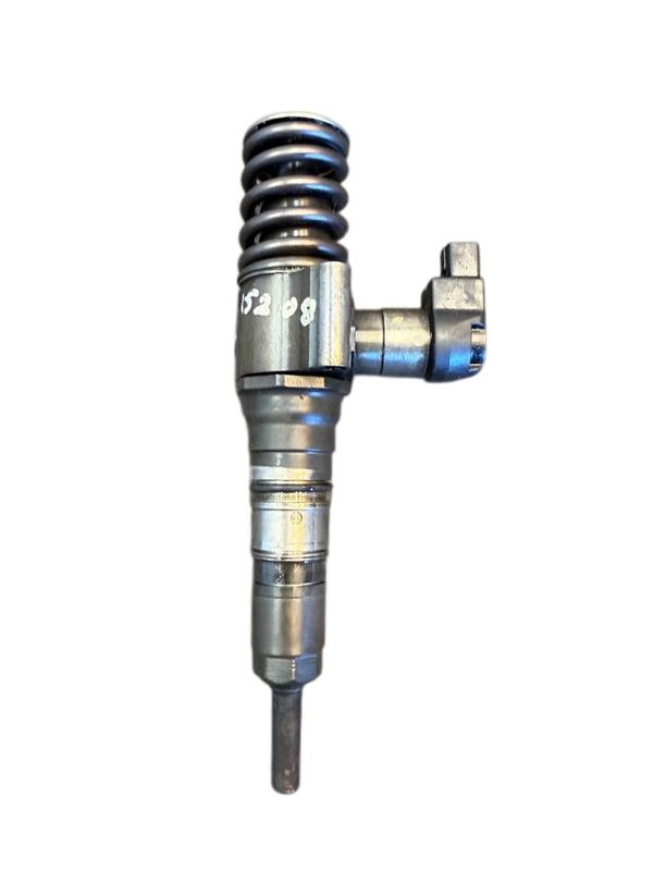 Wtryskiwacz paliwa 03G130073S VW PASSAT B6 (3C) (2005-2010)