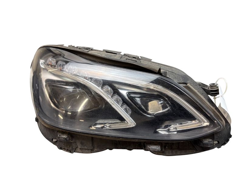 A2128202439 Reflektor prawy MERCEDES-BENZ E-CLASS (W212) (2009-2016)