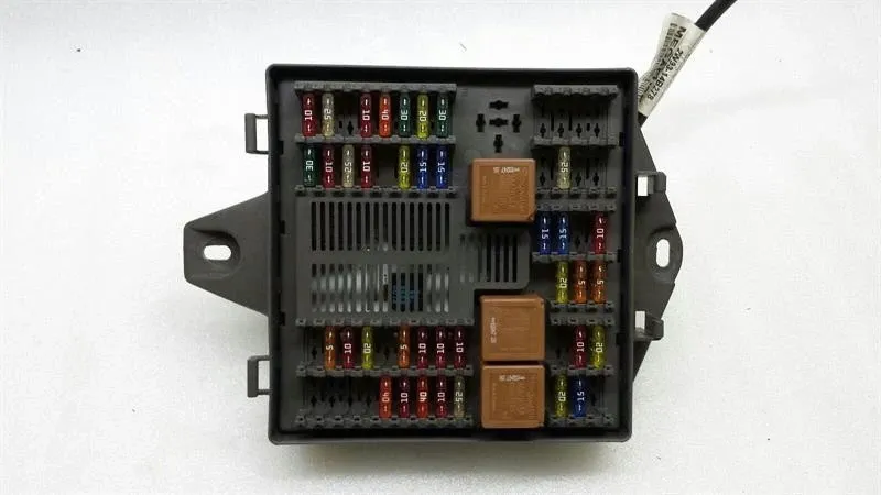 Jaguar XJ6 X350 rear fuse box C2C12400 fuse box rear