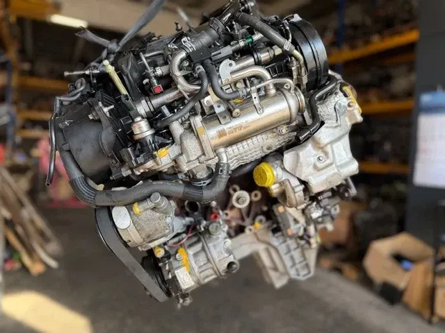 2 Gen 2017 LAND ROVER RANGE ROVER DISCOVERY 3.0D 225KW 306PS ENGINE 306DT NET — Europe Delivery