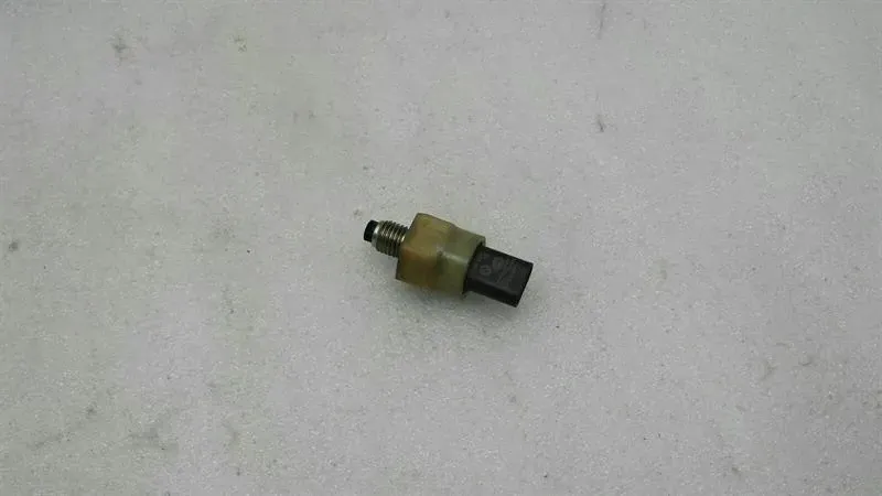 BMW Z4 Sensor 8613333 Engine Oil Temperature and Pressure Sensor — Europe Delivery