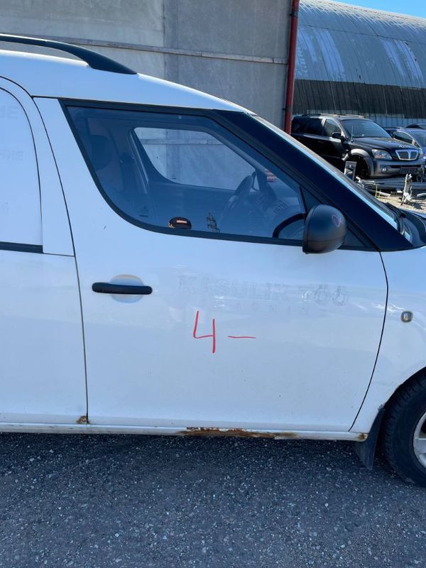 5J7831056 Door Front Right SKODA ROOMSTER / PRAKTIK (5J) (2005-2015) — Europe Delivery