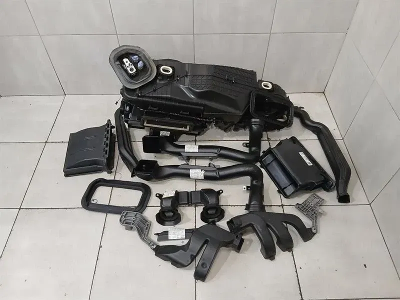 Mercedes G-Wagen W463 Heater Blower A4638307501 Engine Heater Blower — Europe Delivery