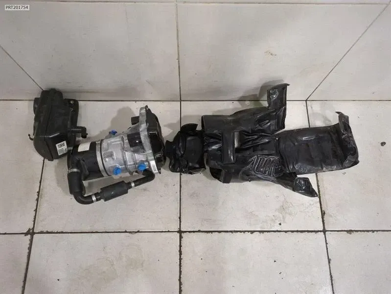 McLaren 650S Spider 14-17 Power Steering Pump 11D0074CP Power Steering Pump — Europe Delivery