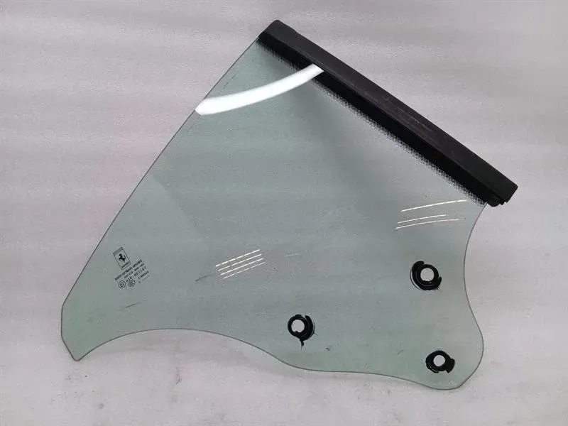 Ferrari California T F149 Rechtes hinteres Seitenteil 69845300 Türverkleidung 1/4 hinten rechts — Europa-Versand