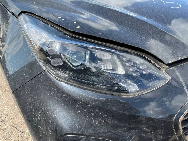 Strålkastare höger KIA SPORTAGE IV (QL) (2015-2021) — Leverans i Europa