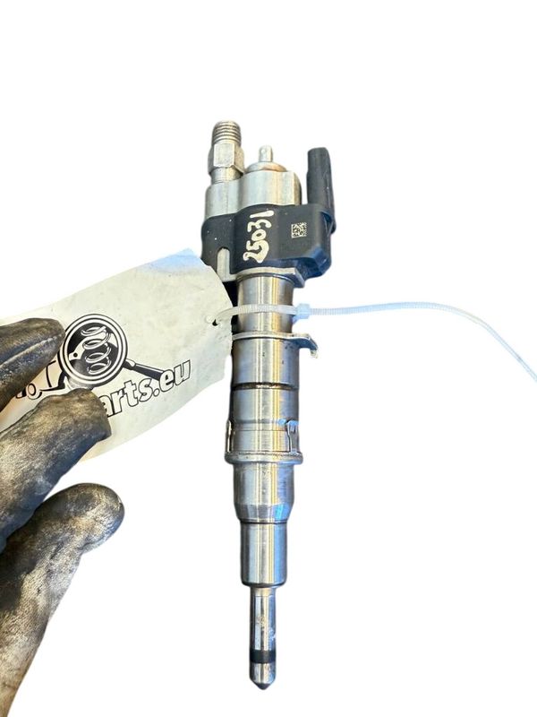 13537585261 7585261 Fuel Injector BMW 7 (F01, F02) (2008-2016) — Europe Delivery
