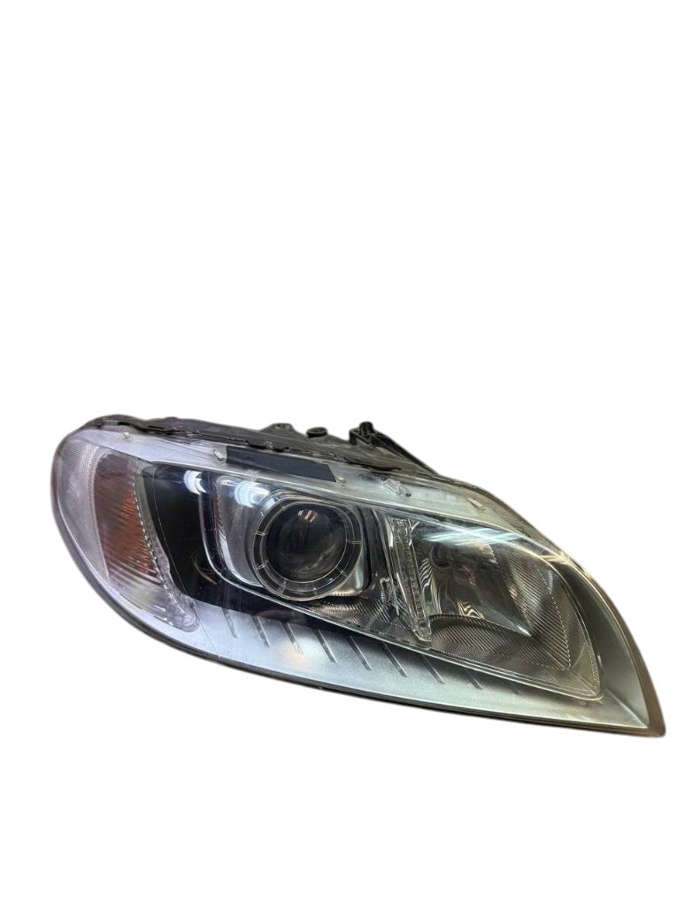 31420014 31420082 Headlight right VOLVO V70 III (BW) (2007-2016)