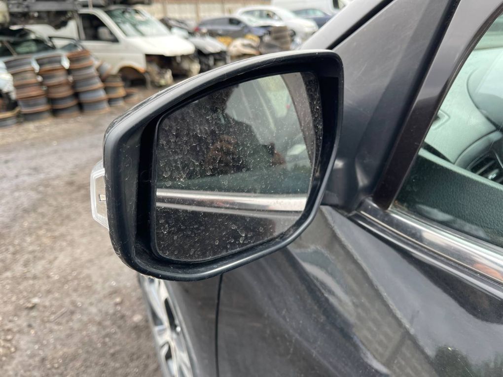 Mirror left NISSAN PULSAR (C13) (2014-2018) — Europe Delivery