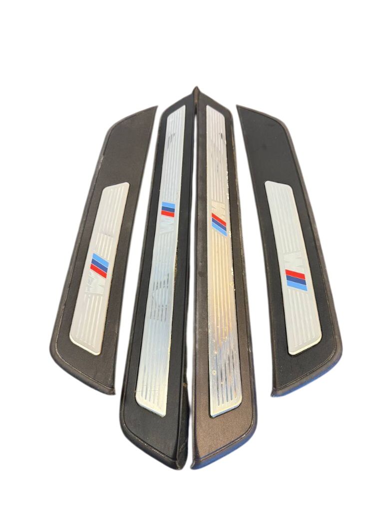 51478050052 51478050050 51478050047 51478050053 Scuff plate set BMW 5 (F10, F11) (2010-2017) — Livraison en Europe