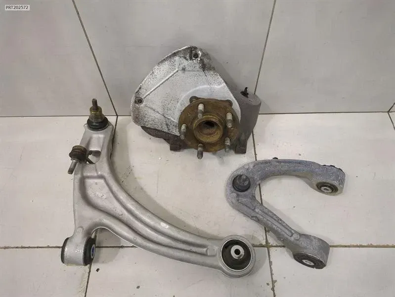 Aston Martin VANTAGE Left Front Hub V8 — Europe Delivery