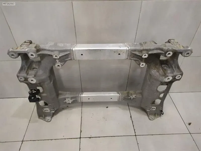 Aston Martin VANTAGE Beam / Subframe Front V8 — Europe Delivery