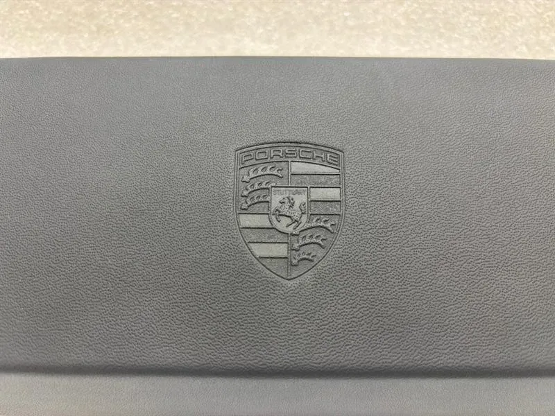 Porsche 911 Interiörpanel 992 — Leverans i Europa