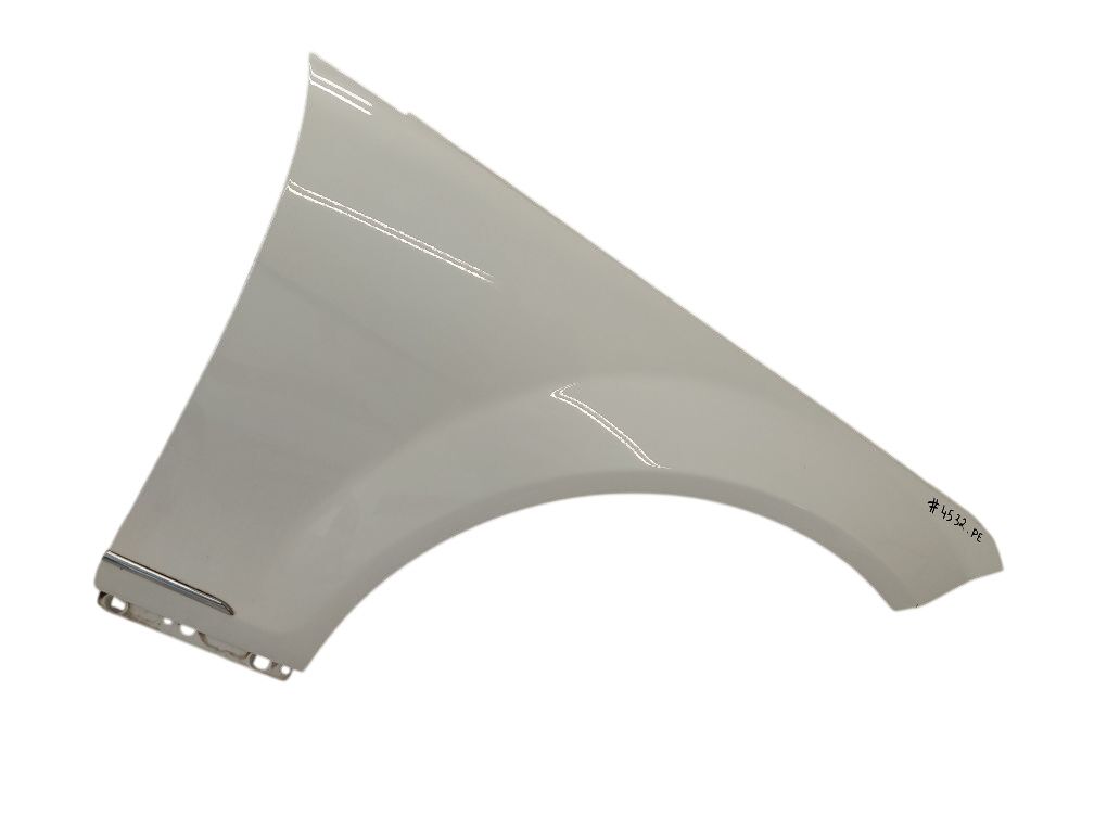 A2048800218 A2048801418 Framskärm fram höger MERCEDES-BENZ C-CLASS (W204) (2007-2013) — Leverans i Europa