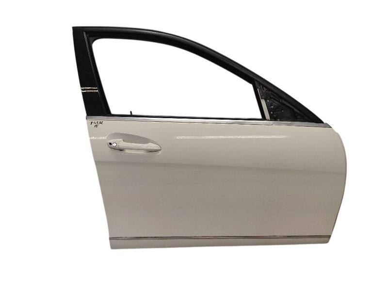 A2047200205 A2047206000 Dörr fram höger MERCEDES-BENZ C-CLASS (W204) (2007-2013) — Leverans i Europa