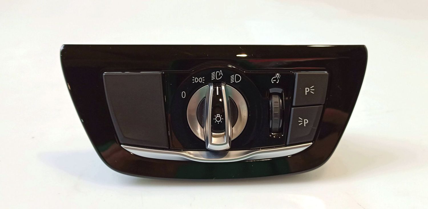 BMW M5 Light switch OEM 61316841879 — Europe Delivery