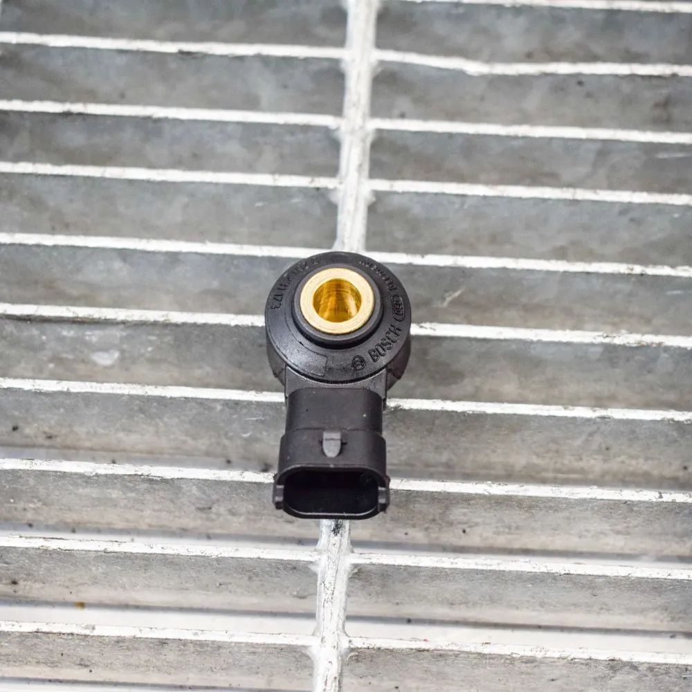 0261231173 Motor knock sensor AUDI A4 (Avant 8K5, B8) (2007-2015) — Leverans i Europa