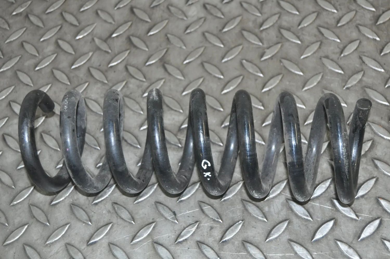 Tylny lewy cewka spring MERCEDES-BENZ CLS (C218) (2010-2017) — Dostawa w Europie